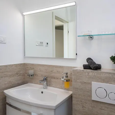 Gorgeous In * Rovanjska