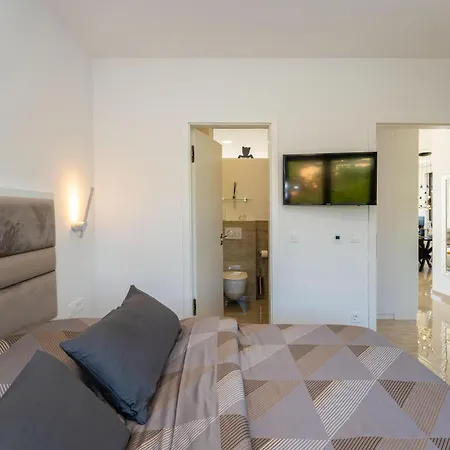 Gorgeous In Apartamento Rovanjska